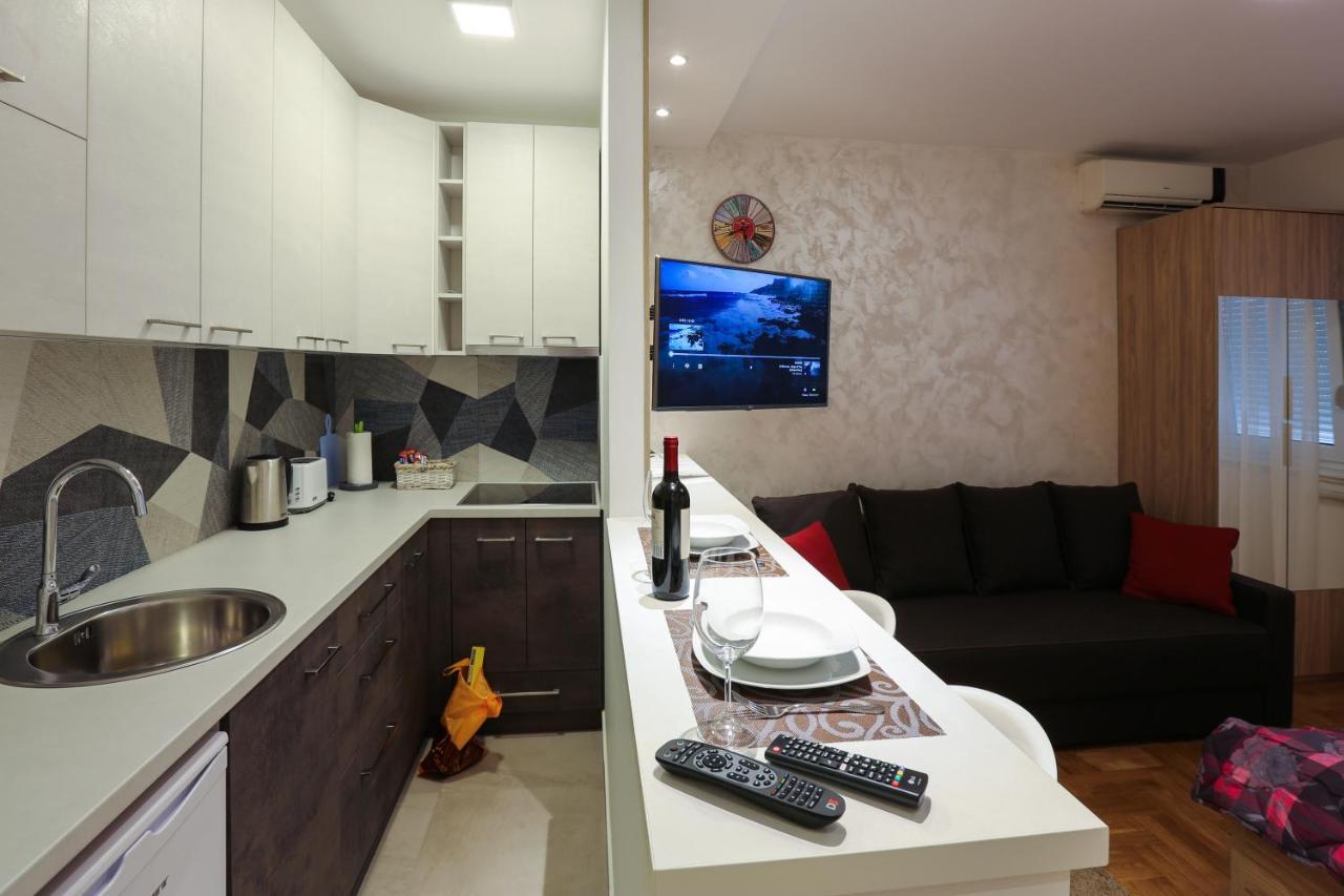 Apartment Promenada 30 โนวีซาด ภายนอก รูปภาพ