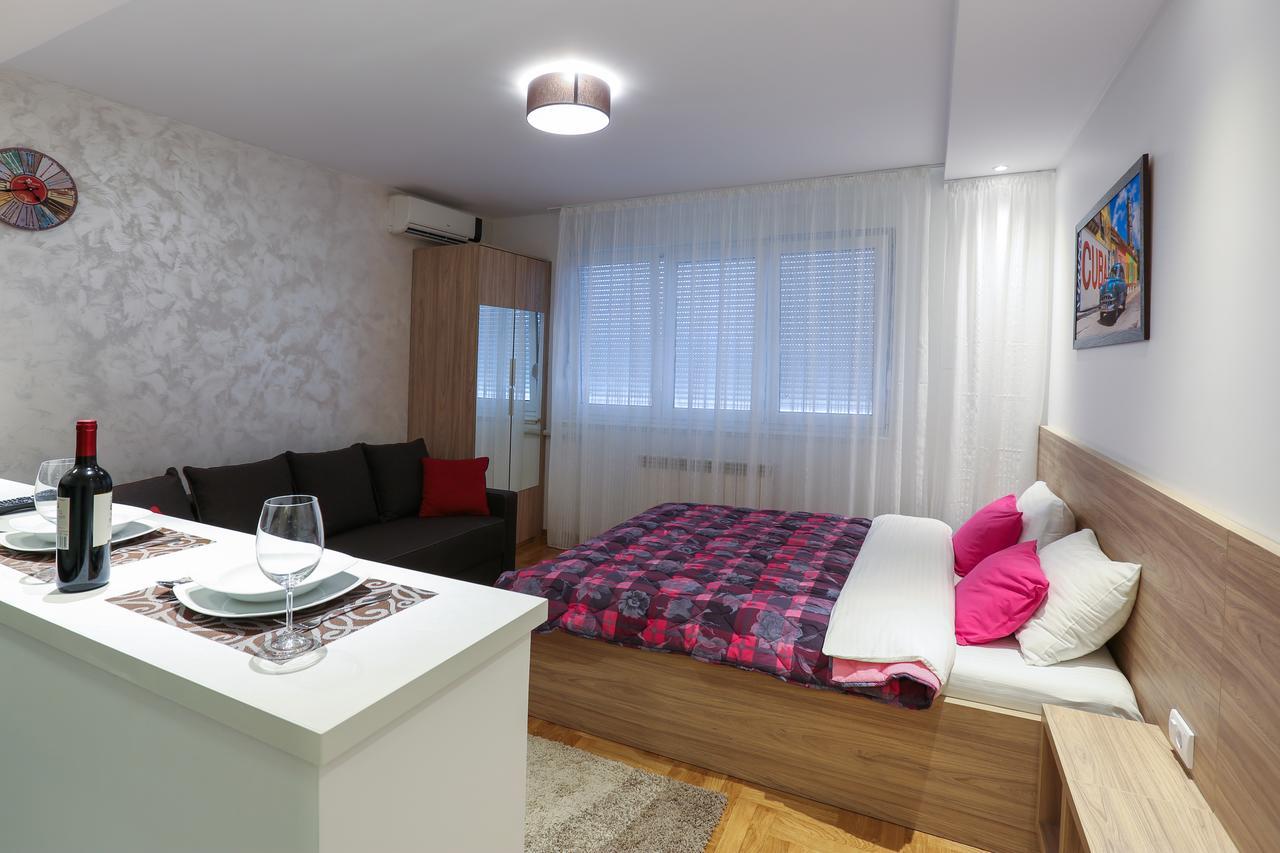 Apartment Promenada 30 โนวีซาด ภายนอก รูปภาพ